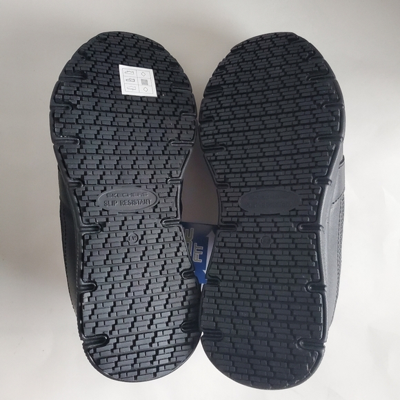 Skechers Women's Nampa-Wyola Food Service Shoe, Black, 5.5 - Picture 6 of 7